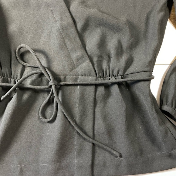 J. Crew Black Wrap Blouse Sz 8 - Picture 3 of 6